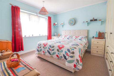 24 Gorse Lane, Tiptree, Colchester, CO5 0AH