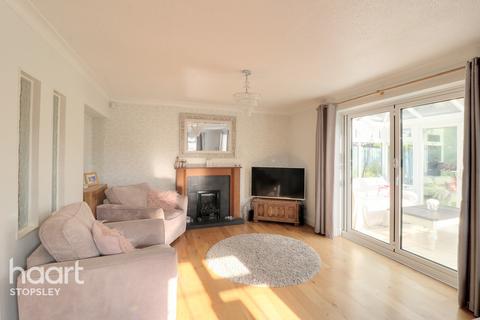 4 bedroom detached house for sale - Sussex Place, Stopsley
