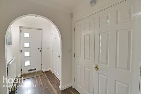 14 Bluebell Way, Hatfield, AL10 9FJ