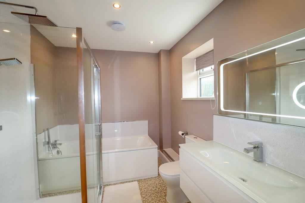 Master Ensuite