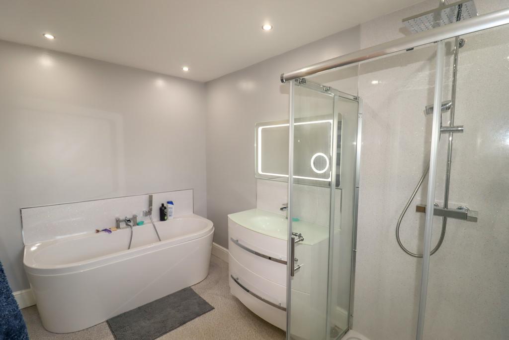 Bedroom 3 Ensuite