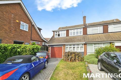 4 bedroom semi-detached house to rent, Pertwee Drive, Chelmsford