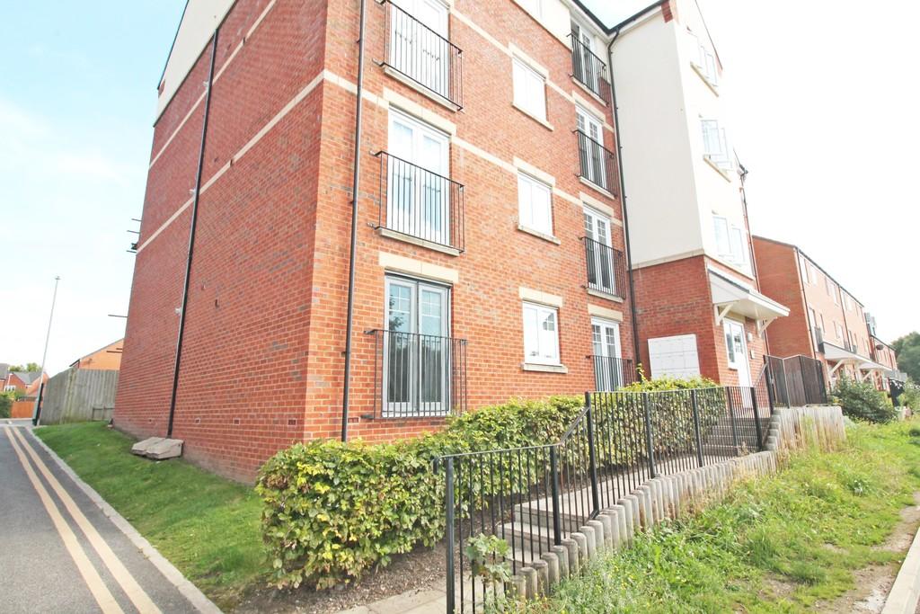 Kerridge Drive, Warrington 2 bed apartment £725 pcm (£167 pw)