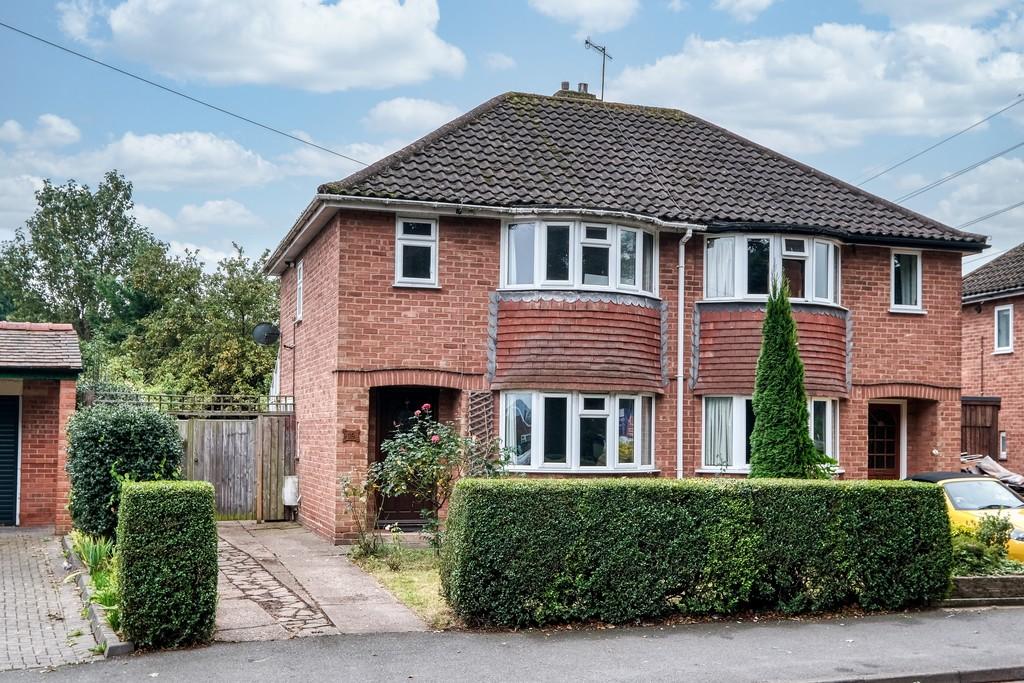 Oldbury Road, Worcester 3 bed semidetached house £225,000