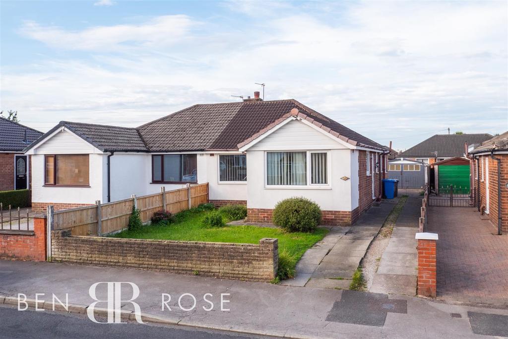 Chapel Lane, Coppull, Chorley 4 bed semidetached bungalow £159,995