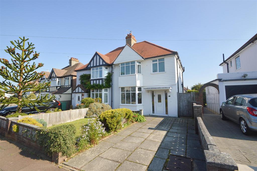 Freeman Avenue, Eastbourne 3 bed semidetached house £365,000