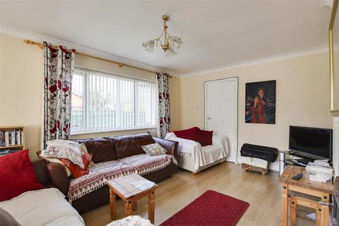 3 bedroom detached bungalow for sale - Grange Park, West Bridgford, Nottinghamshire, NG2 6HW