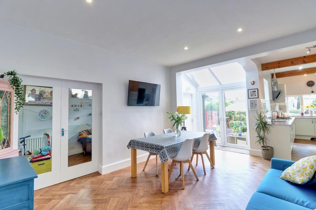Victoria Crescent, Horsforth 4 bed semidetached house £499,950