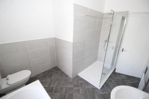 3 bedroom terraced house to rent, Aberford Road, Stanley