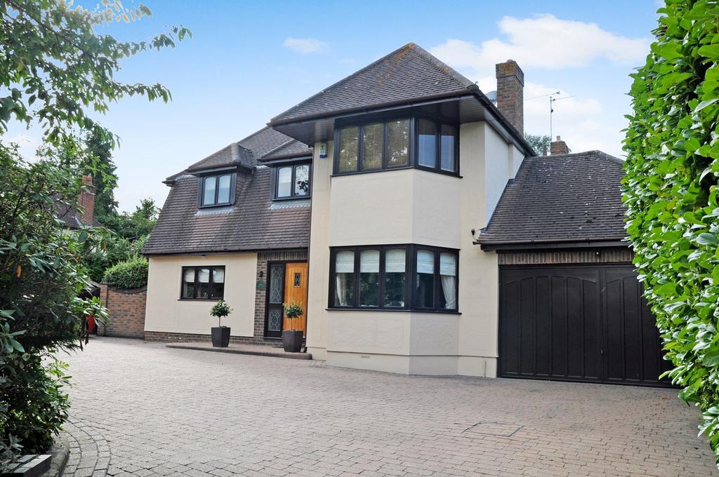 Galleywood Road, Great Baddow, Chelmsford, CM2 5 bed detached house £