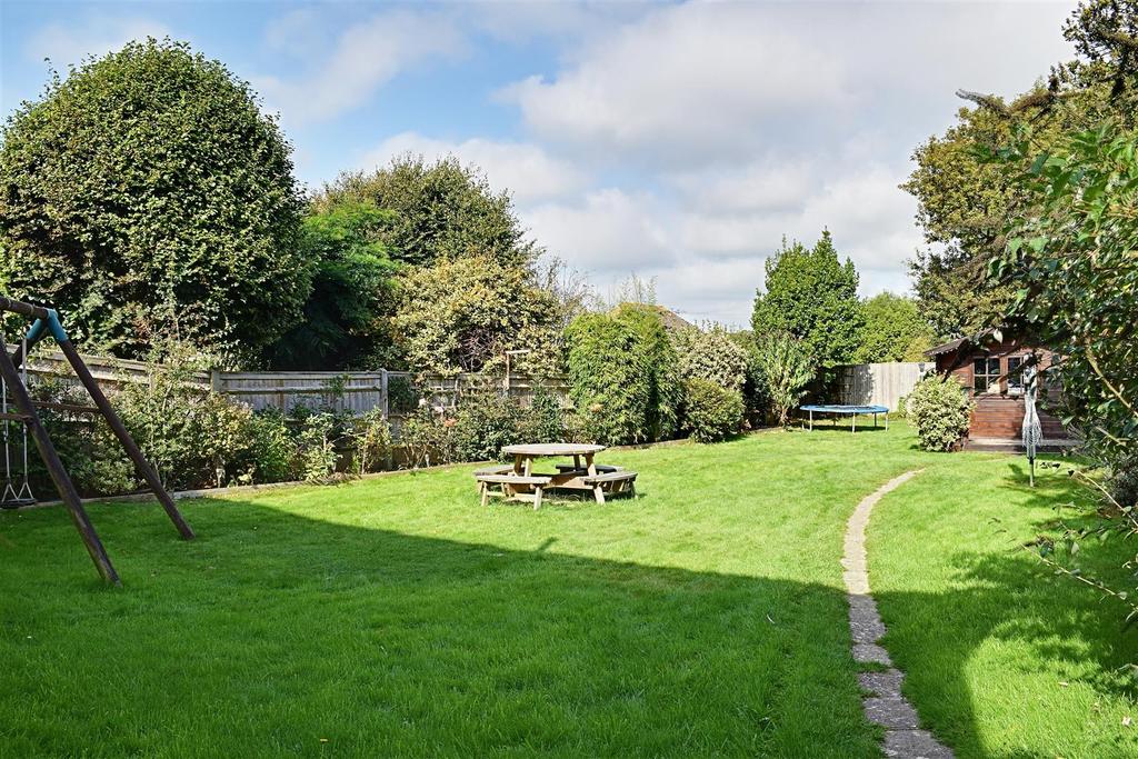 Glenleigh Park Road, BexhillOnSea 4 bed detached house £675,000
