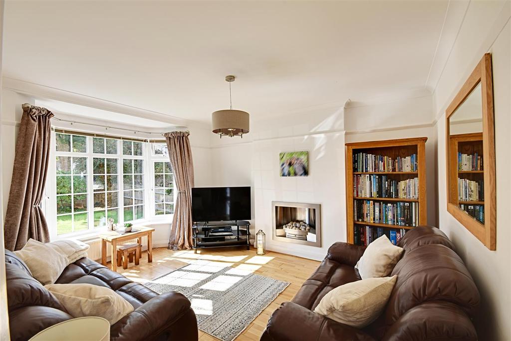Glenleigh Park Road, BexhillOnSea 4 bed detached house £675,000
