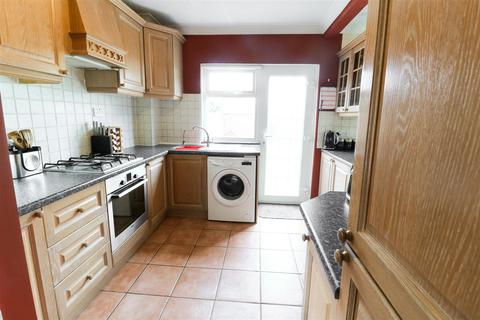 121 Blackbush Spring, Harlow, CM20 3EA