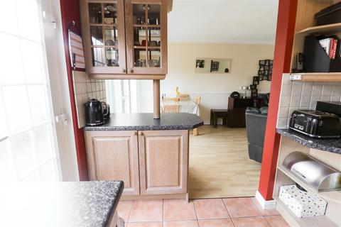 121 Blackbush Spring, Harlow, CM20 3EA