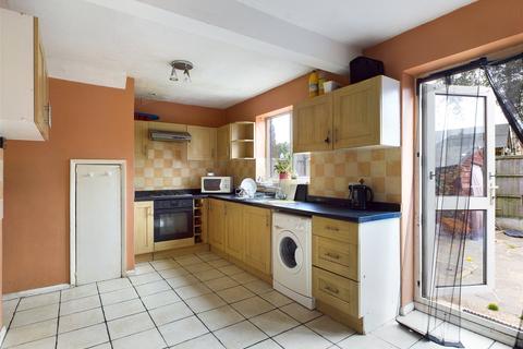 86 Oaks Road, Stanwell, Staines, TW19 7LB