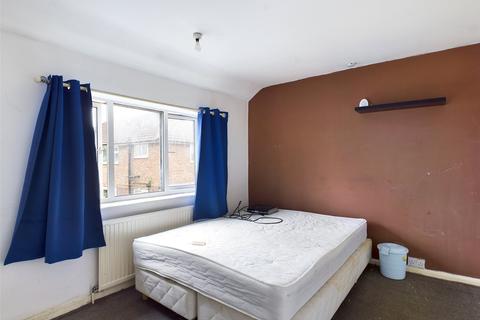86 Oaks Road, Stanwell, Staines, TW19 7LB