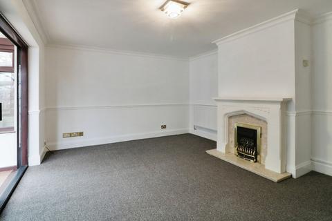 3 bedroom terraced house to rent, Curling Tye, Basildon, SS14