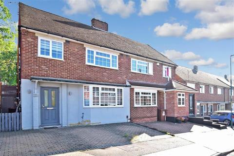 28 Abbey Road, Rochester, ME2 3QA