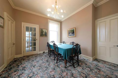 196 Braid Road, Edinburgh, EH10 6HS