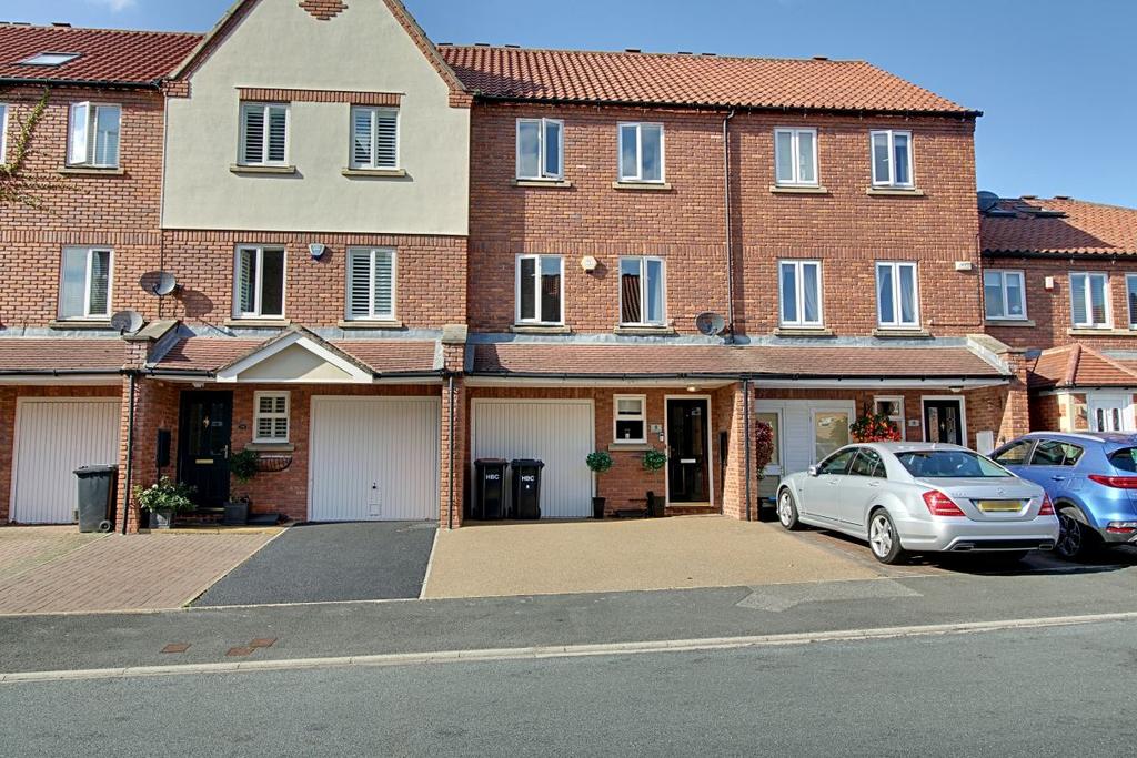 8 Waterside, Langthorpe, Boroughbridge, York 4 bed terraced house £
