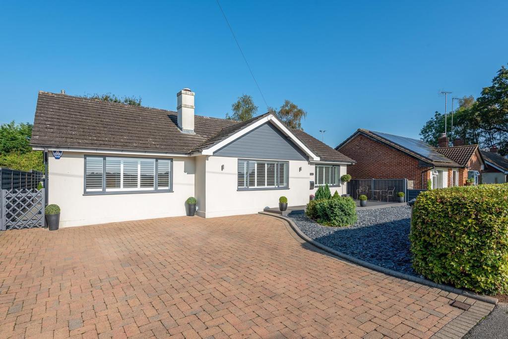Forest Lane, East Horsley, KT24 4 bed detached bungalow £865,000