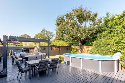Chinook Forest Lane, Effingham Junction, Leatherhead, KT24 5HN