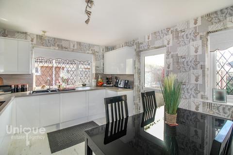 2 bedroom bungalow for sale, Kilgrimol Gardens,  Lytham St. Annes, FY8