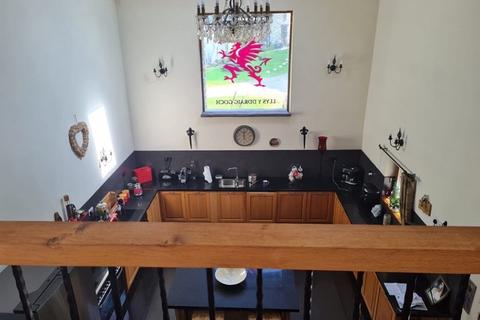 Llys Y Ddraig Goch Heol Tredeg, Upper Cwmtwrch, Swansea, SA9 2XE