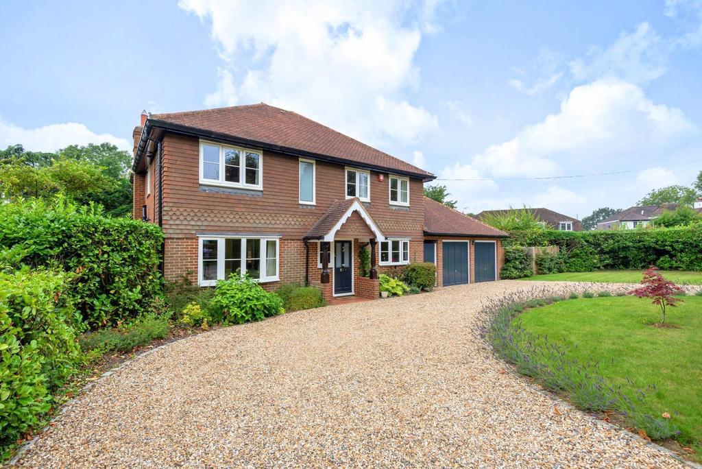 High Park Avenue, East Horsley, KT24 4 bed detached house £1,275,000