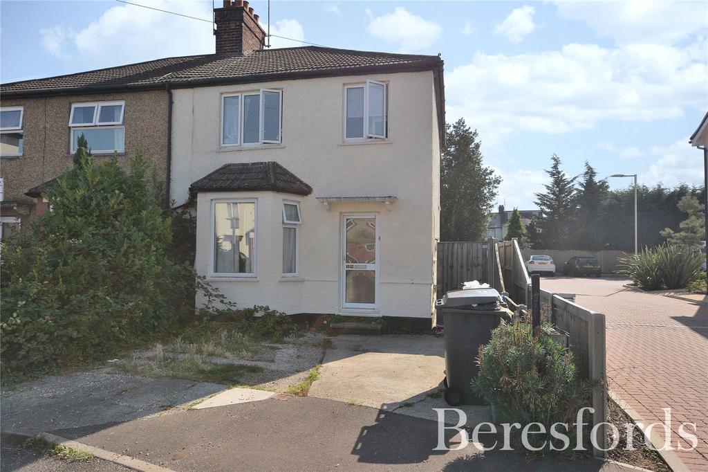 Goldlay Gardens, Chelmsford, CM2 3 bed semidetached house £420,000