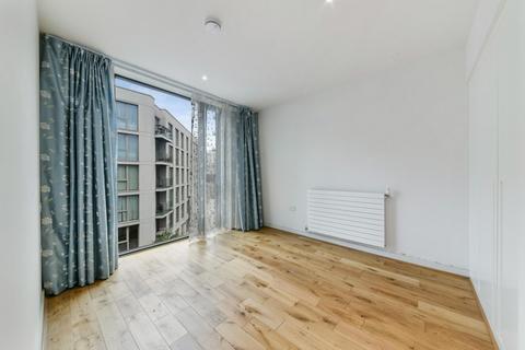 2 bedroom apartment to rent, Echo Court, Royal Wharf, London, E16