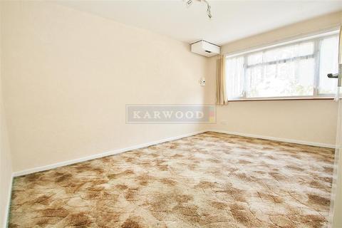 168 Cranford Drive, Hayes, UB3 4LG