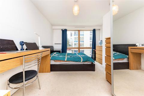 2 bedroom flat to rent, Metro Central Heights, 119 Newington Causeway, London