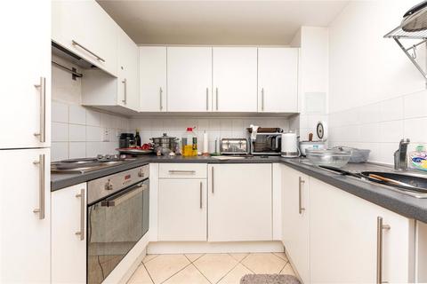 2 bedroom flat to rent, Metro Central Heights, 119 Newington Causeway, London