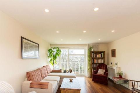 3 bedroom flat to rent, Succoth Court, Ravelston, Edinburgh, EH12