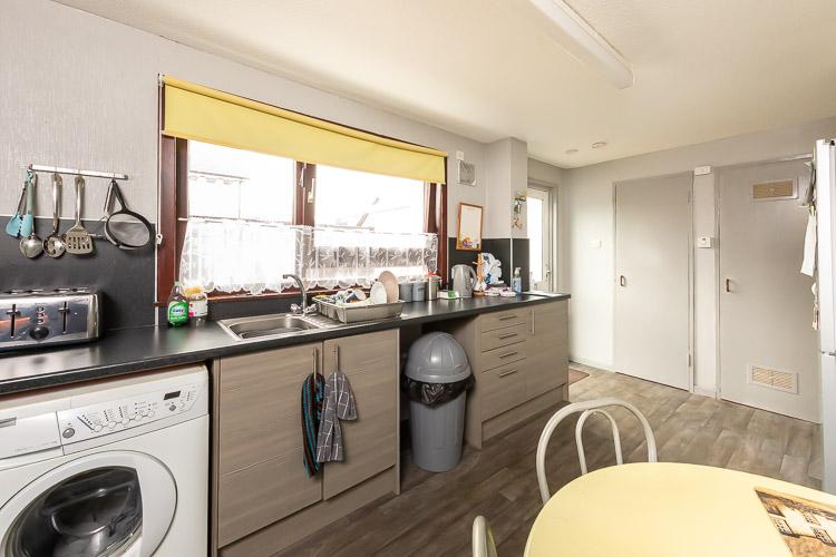 Kitchen /Dining