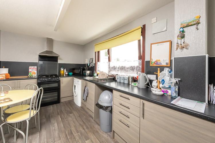 Kitchen / Dining