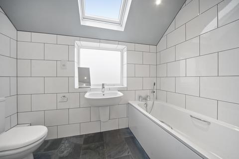 2 Seasons Close, London, W7 3SW