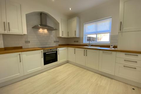 3 bedroom terraced house to rent - Kingswood Park, Birkdale, Southport, Merseyside, PR8