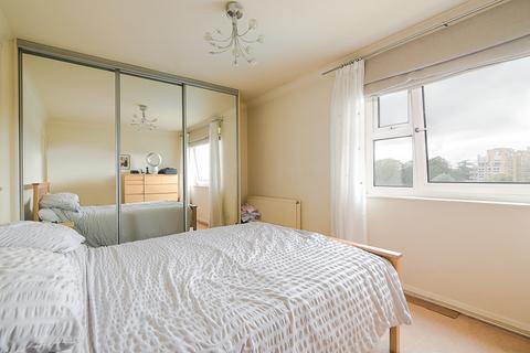 2 bedroom apartment to rent, Ulster Court, Albany Rd, Kingston