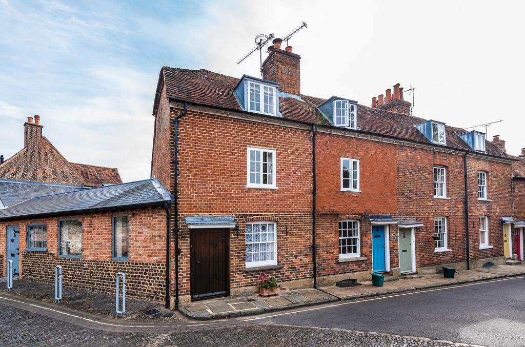 Middle Church Lane, Farnham, Surrey, GU9 2 bed end of terrace house £