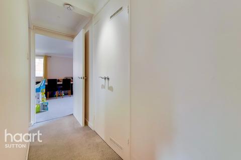 12 Homefield Park, Sutton, SM1 2AN