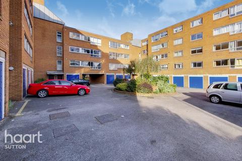 12 Homefield Park, Sutton, SM1 2AN