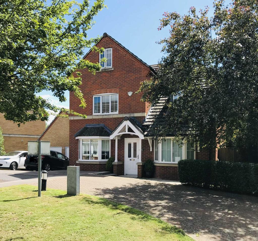 Tamarisk Way, Weston Turville 4 bed detached house £650,000