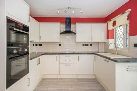 12 Grebe Close, Aylesbury, HP19 0YL
