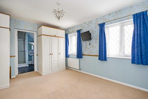 12 Grebe Close, Aylesbury, HP19 0YL