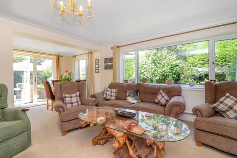 36 Brook End, Weston Turville, Aylesbury, HP22 5RQ