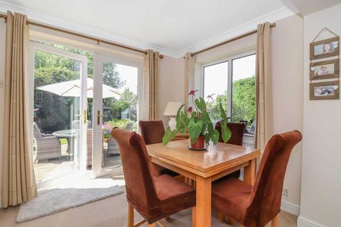 36 Brook End, Weston Turville, Aylesbury, HP22 5RQ