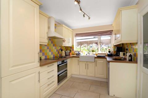 36 Brook End, Weston Turville, Aylesbury, HP22 5RQ