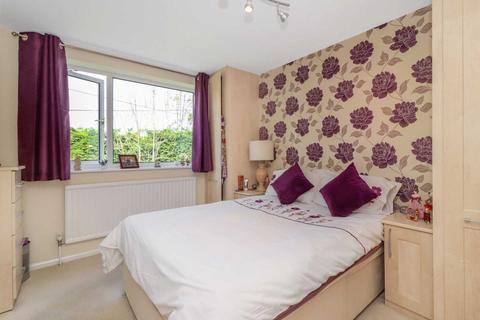 36 Brook End, Weston Turville, Aylesbury, HP22 5RQ